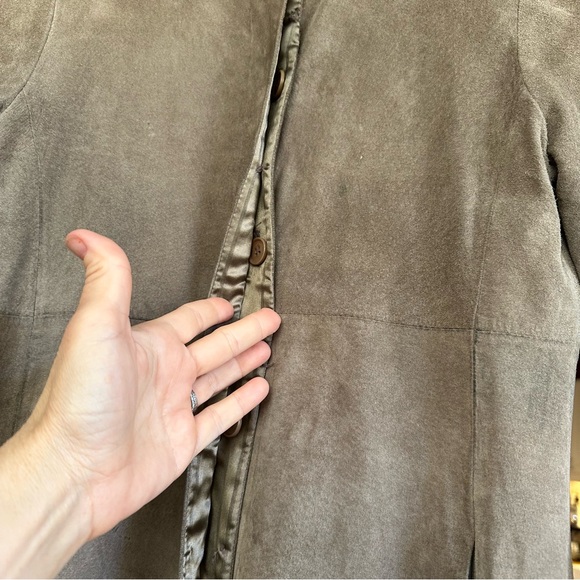 New Frontier size 2 long suede tan vintage jacket coat. Gorgeous intact lining - Picture 9 of 9